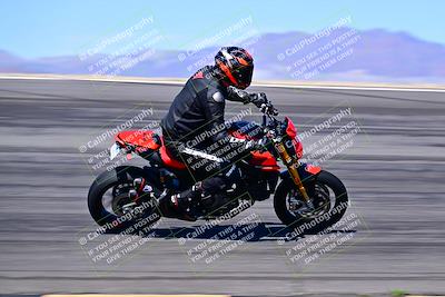 media/Mar-25-2024-Moto Forza (Mon) [[8d4319bd68]]/4-Novice Group/Session 3 (Bowl)/